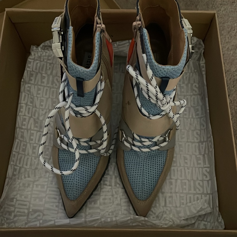 Steve Madden Booties - Picture 5 of 7
